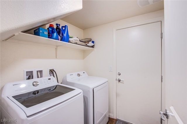 6819 Citron Mist Ct, North Las Vegas, NV 89086 - laundry area featuring washer and dryer