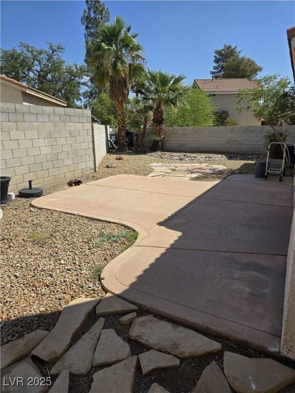79 Magical Mystery Ln, Henderson, NV 89074 - photo 4