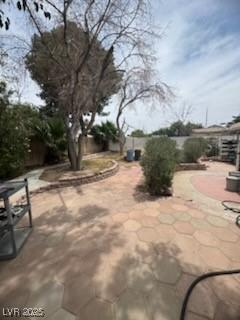 2450 Oak Glen Way, Las Vegas, NV 89115 - view of patio