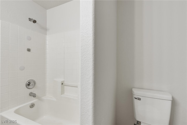 6117 Daisy Lee Ave, Las Vegas, NV 89108 - full bath featuring toilet and washtub / shower combination