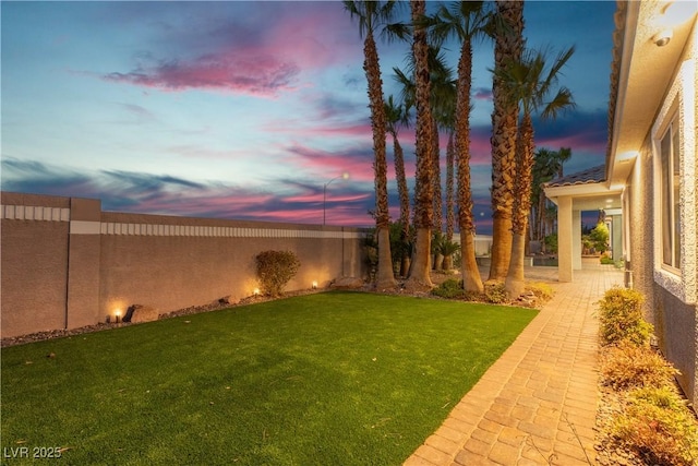 7738 Willow Cove Cir, Las Vegas, NV 89129 - view of yard at dusk