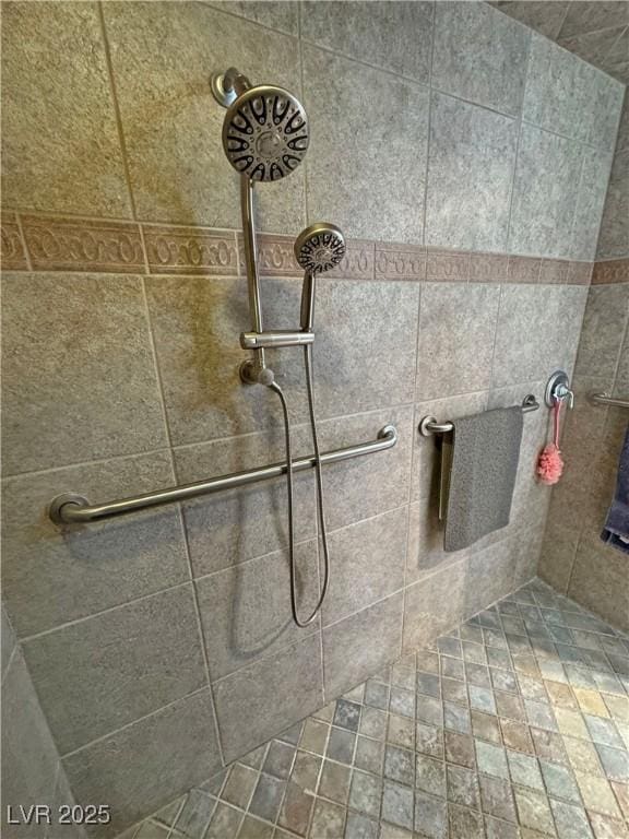 3451 Sagebrush Ave, Pahrump, NV 89048 - bathroom featuring tiled shower