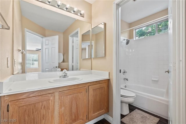5 Spur Cross Cir, Henderson, NV 89012 - full bath with toilet, vanity, and bathing tub / shower combination