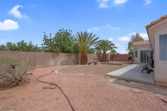 4628 Standing Bluff Way, Las Vegas, NV 89130 - fenced backyard with a patio area