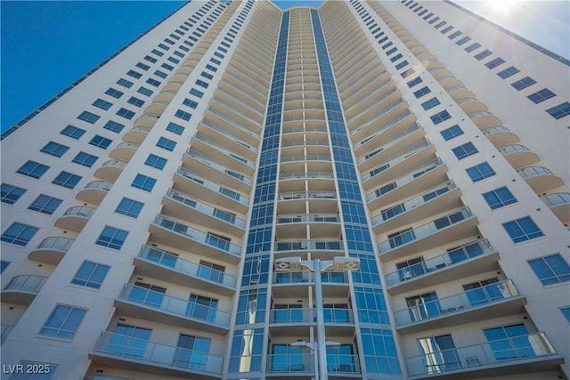 200 W Sahara Ave Unit 910, Las Vegas, NV 89102 - view of apartment building / complex