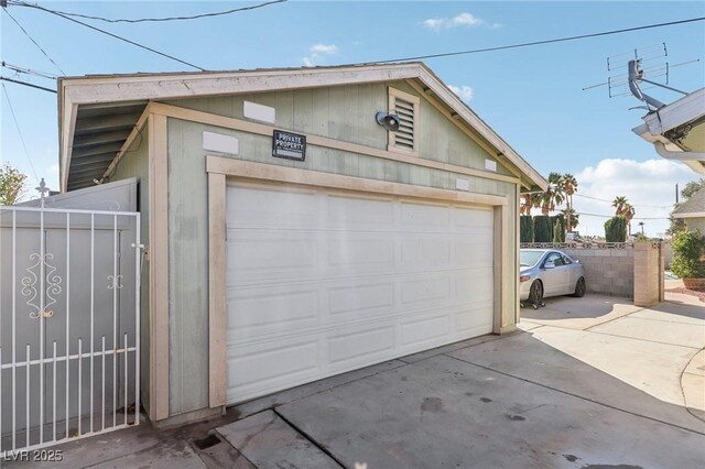1912 Parkchester Dr, Las Vegas, NV 89108 - view of detached garage