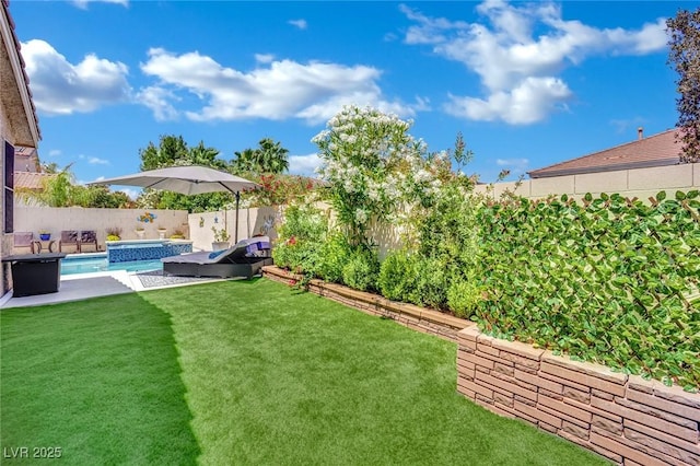 2558 Wiltshire Ave, Henderson, NV 89052 - view of yard