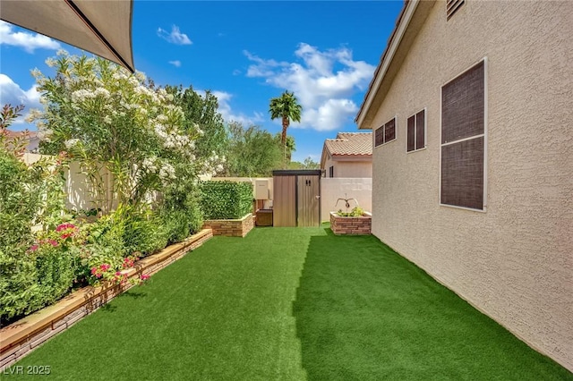 2558 Wiltshire Ave, Henderson, NV 89052 - view of yard