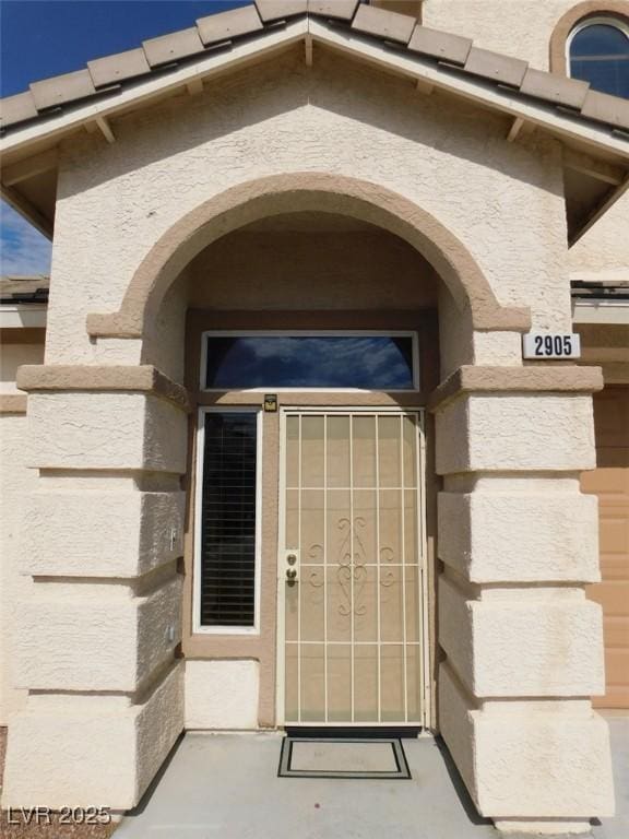 2905 Shimmering Bay St, Laughlin, NV 89029 - entrance to property with stucco siding