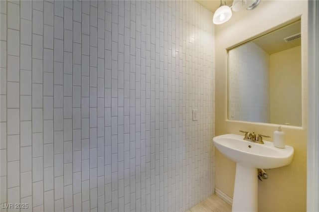 9792 Crescent Lodge Ct, Las Vegas, NV 89178 - view of bathroom