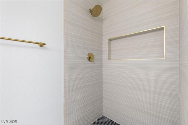 8032 Deep Stone Ave, Las Vegas, NV 89149 - bathroom featuring a tile shower