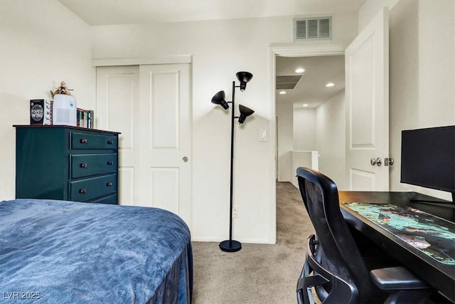 9236 Keystone Ridge Ave, Las Vegas, NV 89148 - bedroom featuring carpet floors, a closet, a desk, and recessed lighting