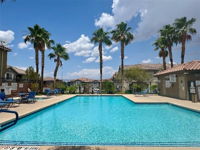 1370 Crystal Hill Ln Unit 3, Henderson, NV 89012 - community pool featuring a patio and a residential view