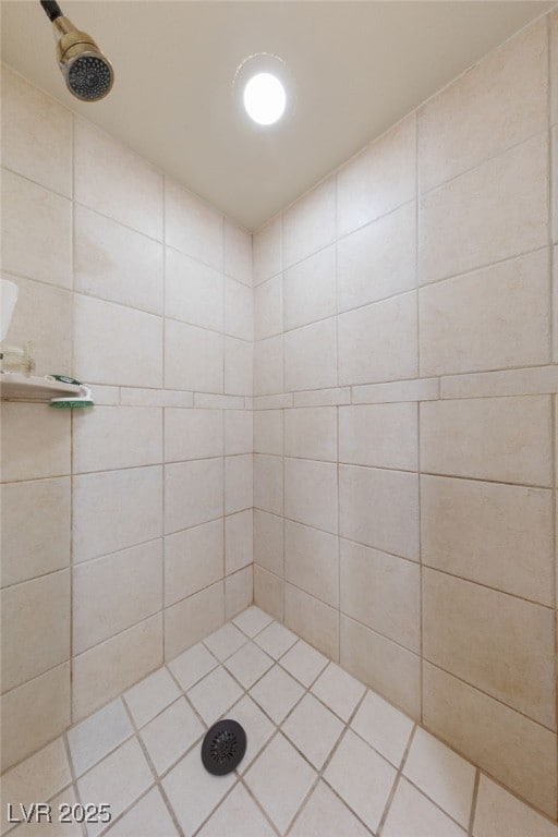 1060 Calico Ridge Dr, Henderson, NV 89011 - full bathroom featuring a tile shower