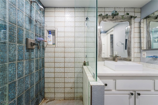 3400 Sioux Way, Las Vegas, NV 89169 - full bathroom with vanity and tiled shower