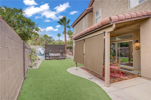 7621 Hackensack Ct, Las Vegas, NV 89128 - view of yard with a patio area