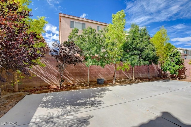 6402 Parrot Ridge Ct, Las Vegas, NV 89139 - fenced backyard featuring a patio
