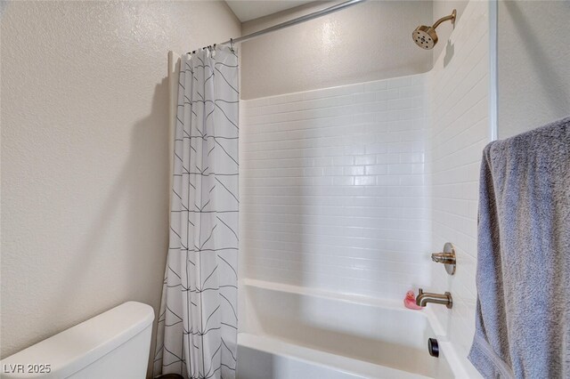 2651 Deep Canyon St, Henderson, NV 89044 - full bath featuring shower / bath combo and a textured wall