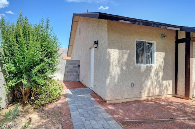 872 N Linn Ln, Las Vegas, NV 89110 - view of side of property with stucco siding