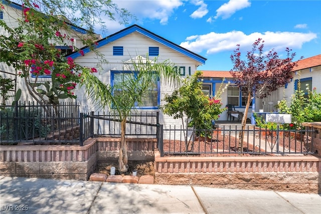 300 N 14th St, Las Vegas, NV 89101 - view of front of property with a fenced front yard