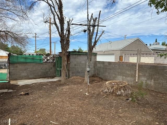 524 5th St, Boulder City, NV 89005 - view of yard