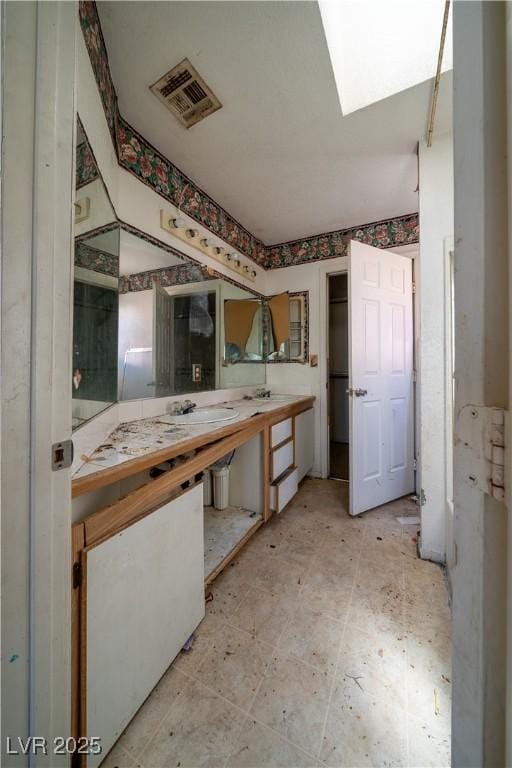 1436 Padre Bay Dr, Las Vegas, NV 89108 - bathroom featuring vanity