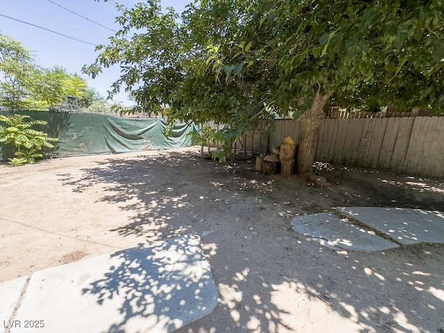 2713 Valley St, Las Vegas, NV 89101 - view of yard