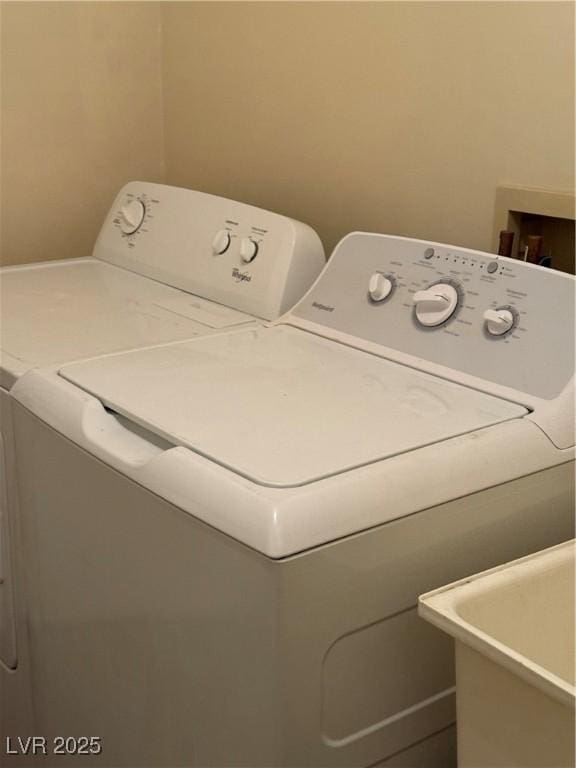 495 Edgefield Ridge Pl, Henderson, NV 89012 - laundry area with separate washer and dryer