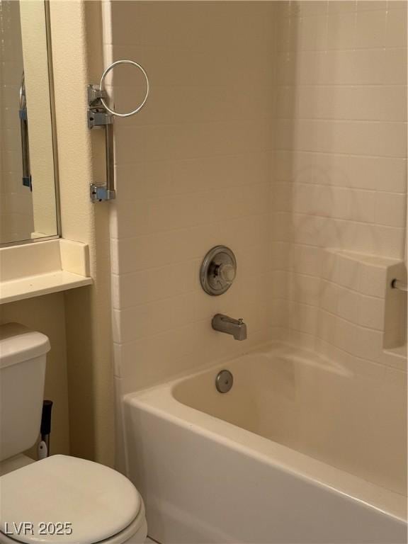 495 Edgefield Ridge Pl, Henderson, NV 89012 - full bathroom with toilet and washtub / shower combination