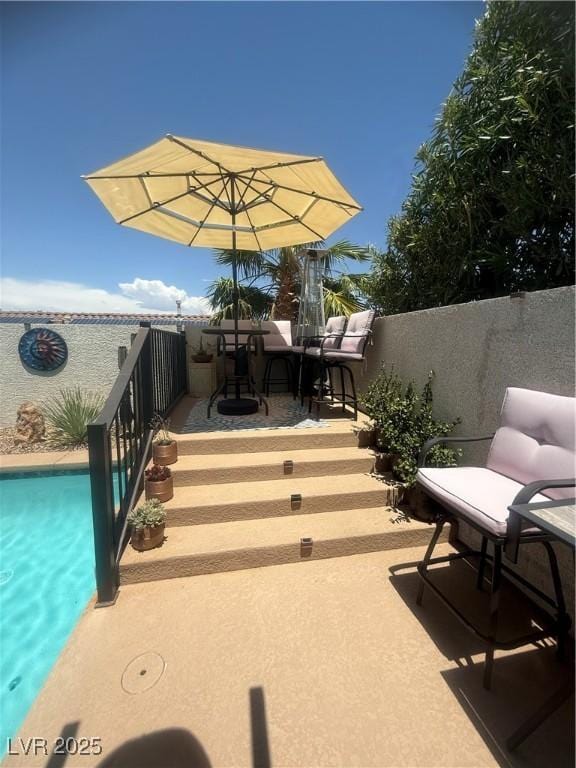 444 Viewmont Dr, Henderson, NV 89015 - view of patio / terrace