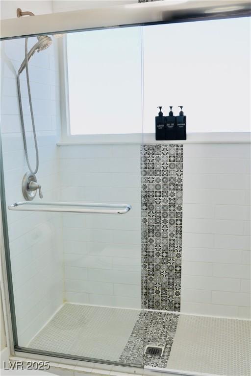 2659 Vegas Valley Dr, Las Vegas, NV 89121 - full bathroom featuring a stall shower