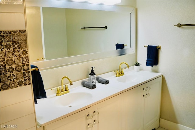 2659 Vegas Valley Dr, Las Vegas, NV 89121 - full bath featuring double vanity