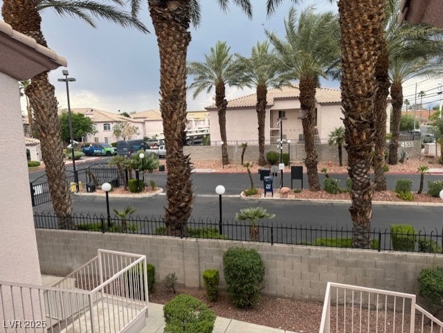 4555 E Sahara Ave Unit 288, Las Vegas, NV 89104 - view of yard featuring a residential view