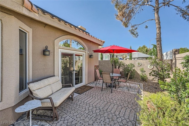 1609 Hidden Spring Dr, Las Vegas, NV 89117 - view of patio featuring outdoor dining area