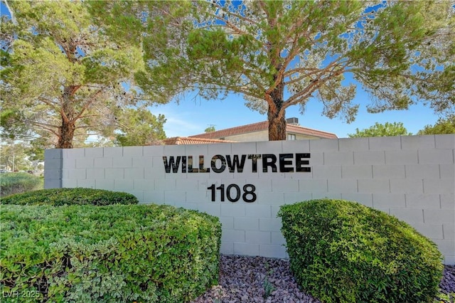 1101 Willow Tree Dr Unit D, Las Vegas, NV 89128 - view of community sign