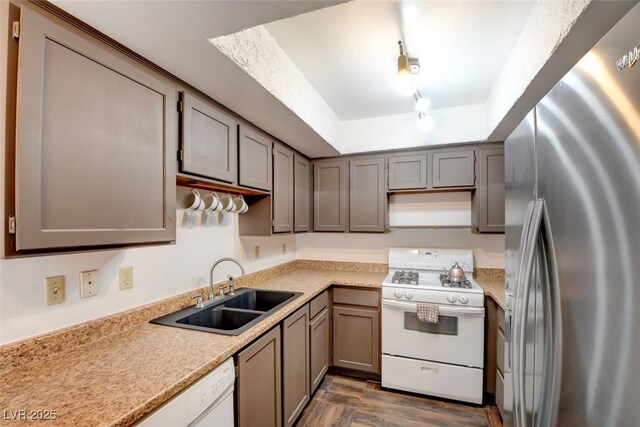 2696 Matogroso Ln, Las Vegas, NV 89121 - photo 23