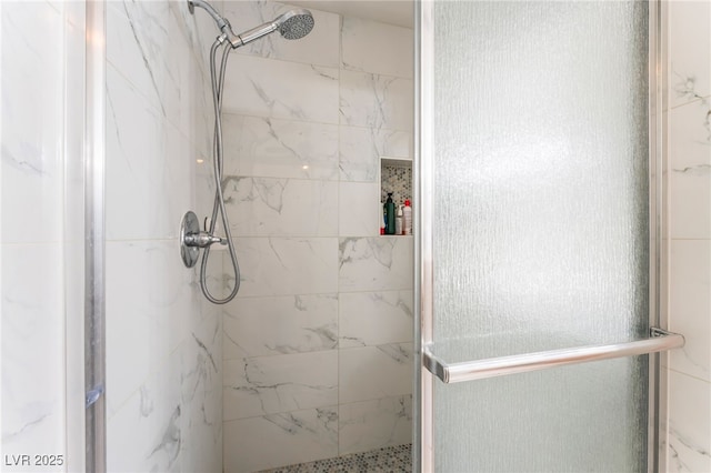 4335 Twin Peaks Dr, North Las Vegas, NV 89032 - bathroom featuring a stall shower