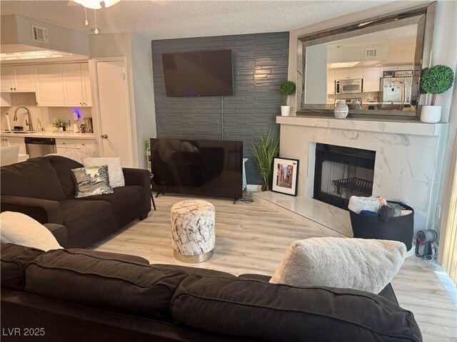 5474 S Maryland Pkwy, Las Vegas, NV 89119 - photo 11
