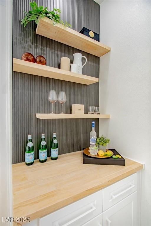 9813 Folsom Dr, Las Vegas, NV 89134 - view of bar area