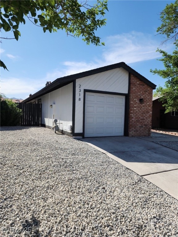 2318 El Molino Cir, Las Vegas, NV 89108 - garage featuring driveway
