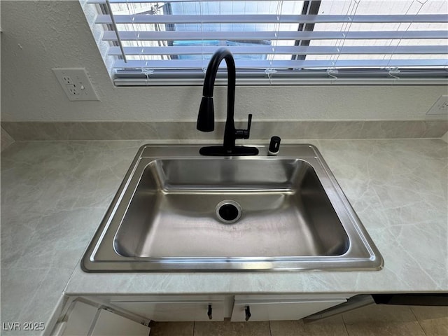 2318 El Molino Cir, Las Vegas, NV 89108 - kitchen view of a textured wall