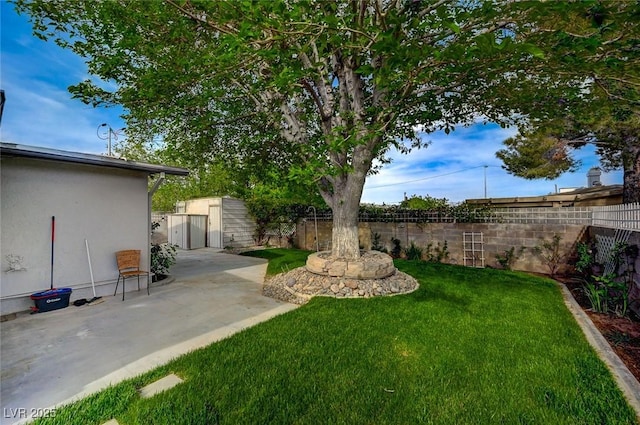700 Cactus Ln, Las Vegas, NV 89107 - fenced backyard featuring a storage shed and a patio area