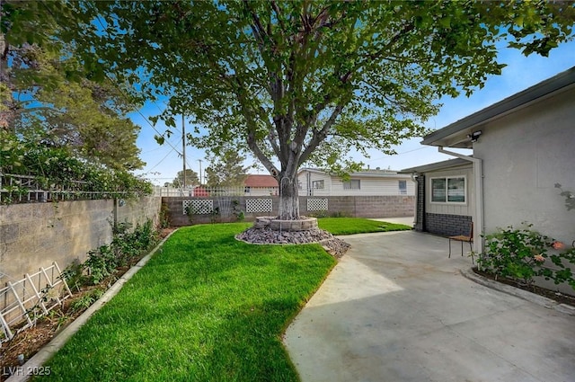 700 Cactus Ln, Las Vegas, NV 89107 - fenced backyard featuring a patio