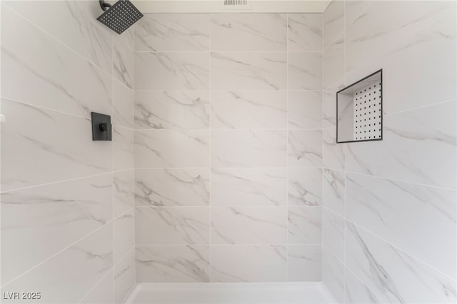 3915 Delling Ct, Las Vegas, NV 89104 - full bath featuring a tile shower