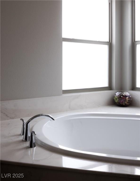 5976 Rockway Glen Ave, Las Vegas, NV 89141 - full bathroom featuring a bath