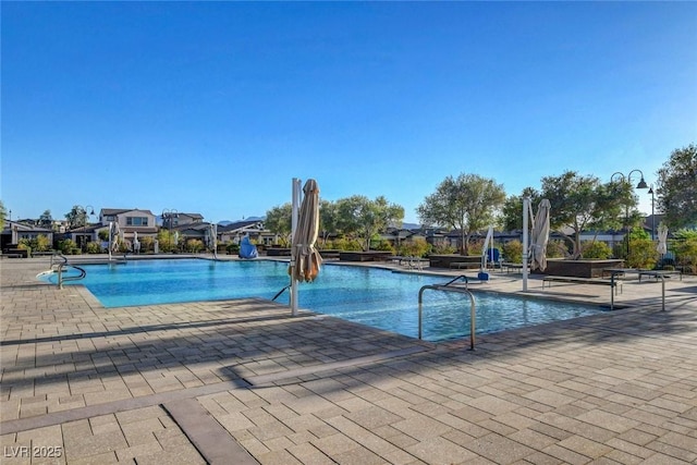 794 Sunny Sagebrush St, Henderson, NV 89011 - community pool with a patio area