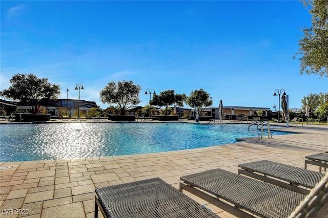 794 Sunny Sagebrush St, Henderson, NV 89011 - community pool with a patio