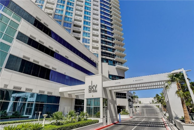 2700 Las Vegas Blvd Unit 1804, Las Vegas, NV 89109 - view of apartment building / complex