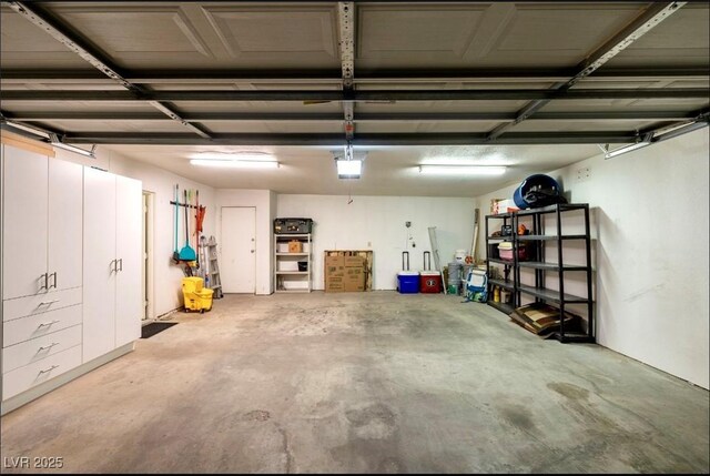 3597 Cochise Ln, Las Vegas, NV 89169 - garage featuring a garage door opener