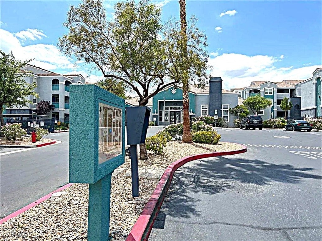 6955 N Durango Dr Unit 2046, Las Vegas, NV 89149 - photo 2